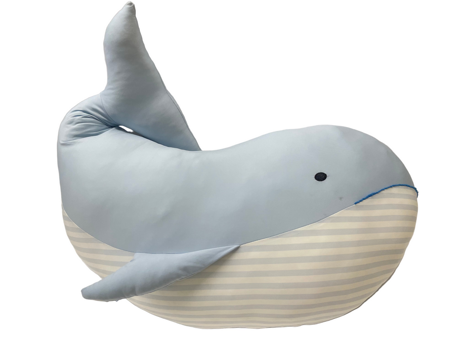 NC BODY PILLOW WHALES L